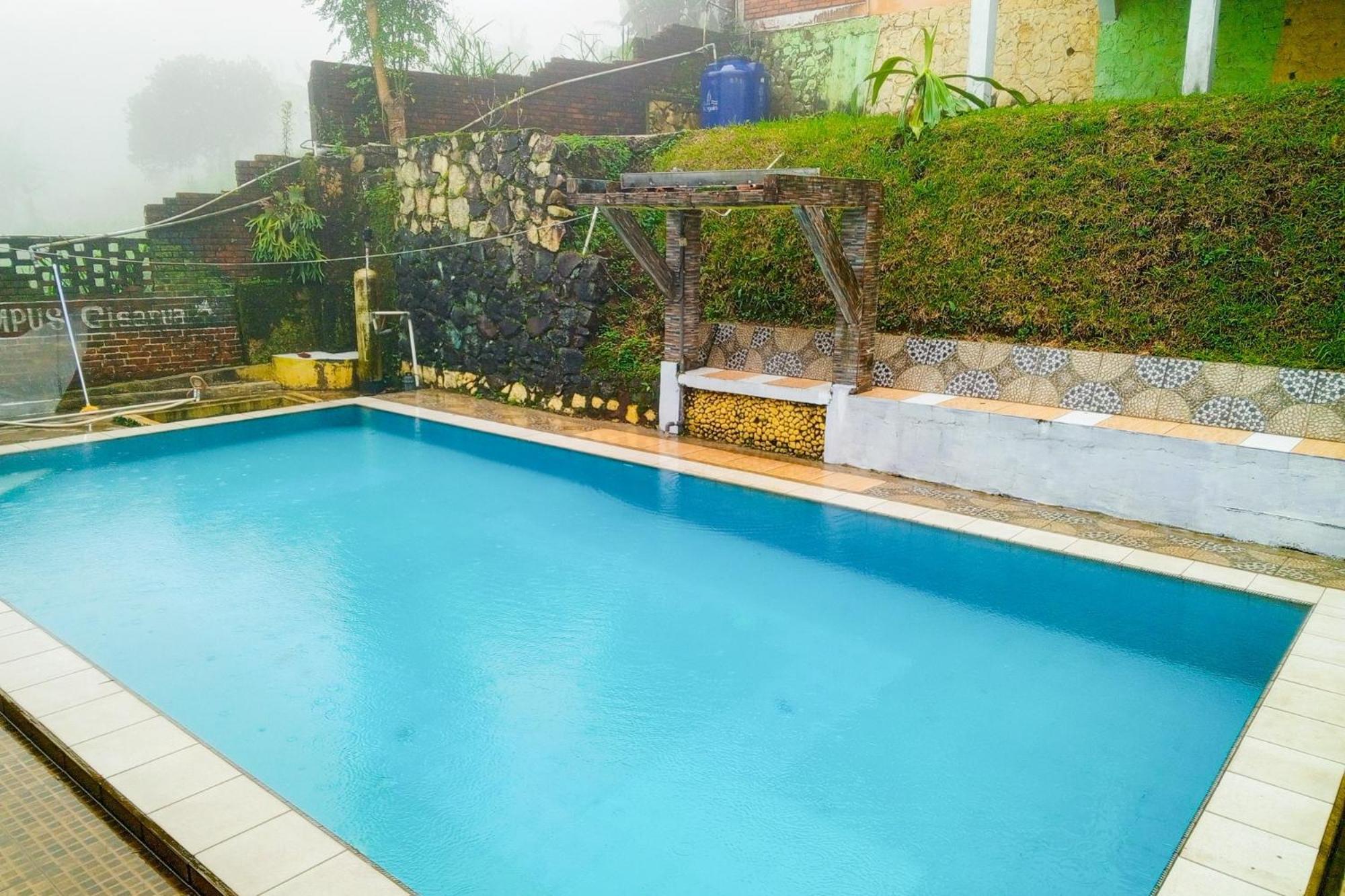 Villa Kampus Near Taman Safari Cisarua Puncak Redpartner Bogor Exterior photo