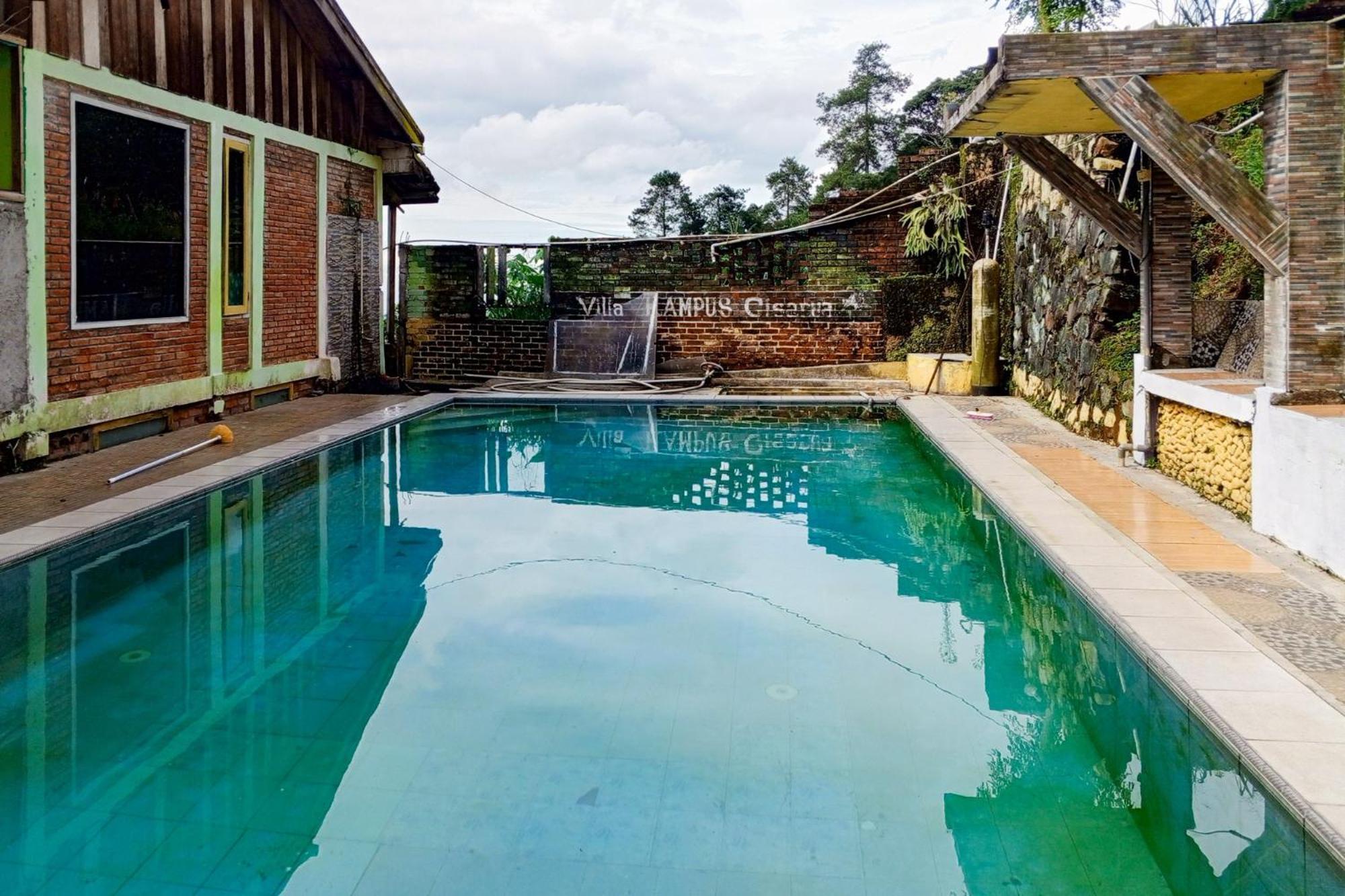 Villa Kampus Near Taman Safari Cisarua Puncak Redpartner Bogor Exterior photo